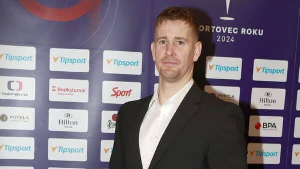 Není nejostřejší tužka v penále, napsali lidé. Červenka si sedl ke stolu s Turkem, fanoušci ho za to rozcupovali