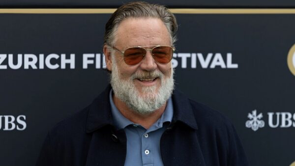 Z tlouštíka opět Gladiátor: Russell Crowe shodil 25 kilo a zapózoval vedle syna v posilovně