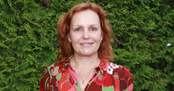 Devatenáct let žili na psí knížku, teď se vzali na chalupě. Alena Štréblová z Ulice prozradila, jak svatba probíhala