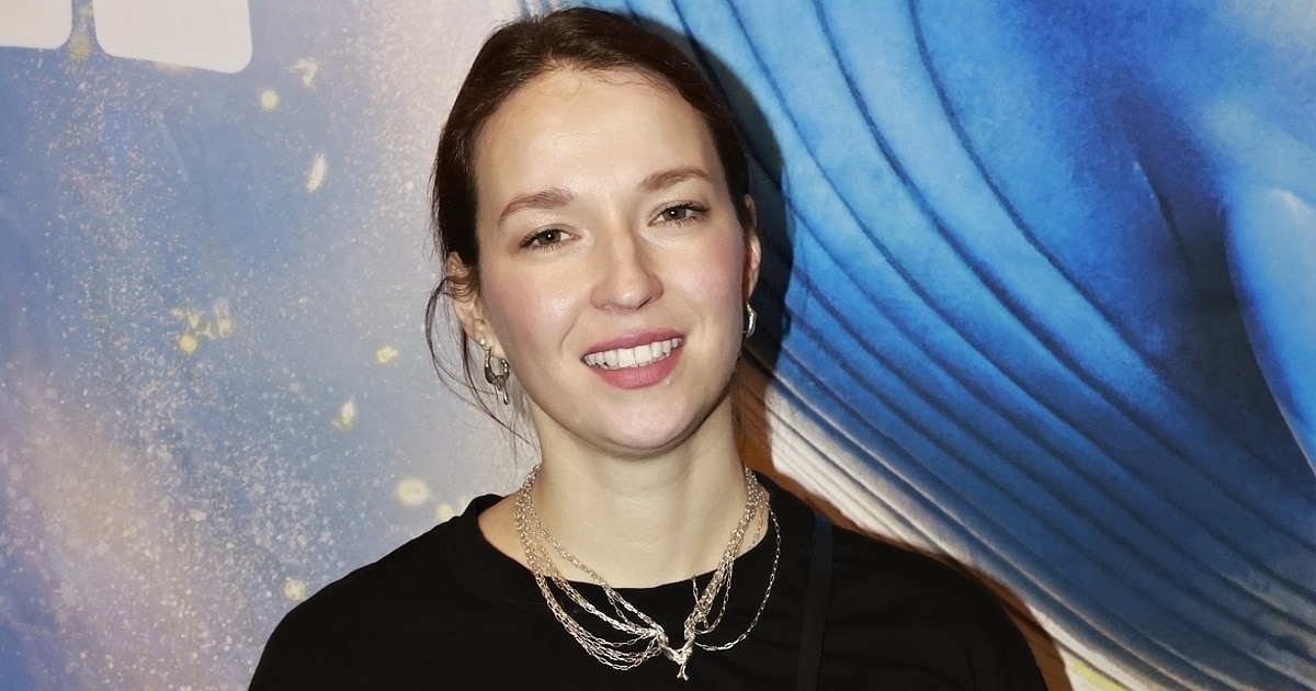 „Děkujeme za názor a posíláme klíčenku.“ Kohoutová si posvítila na hejterku a ukázala ji 160 tisícům lidí