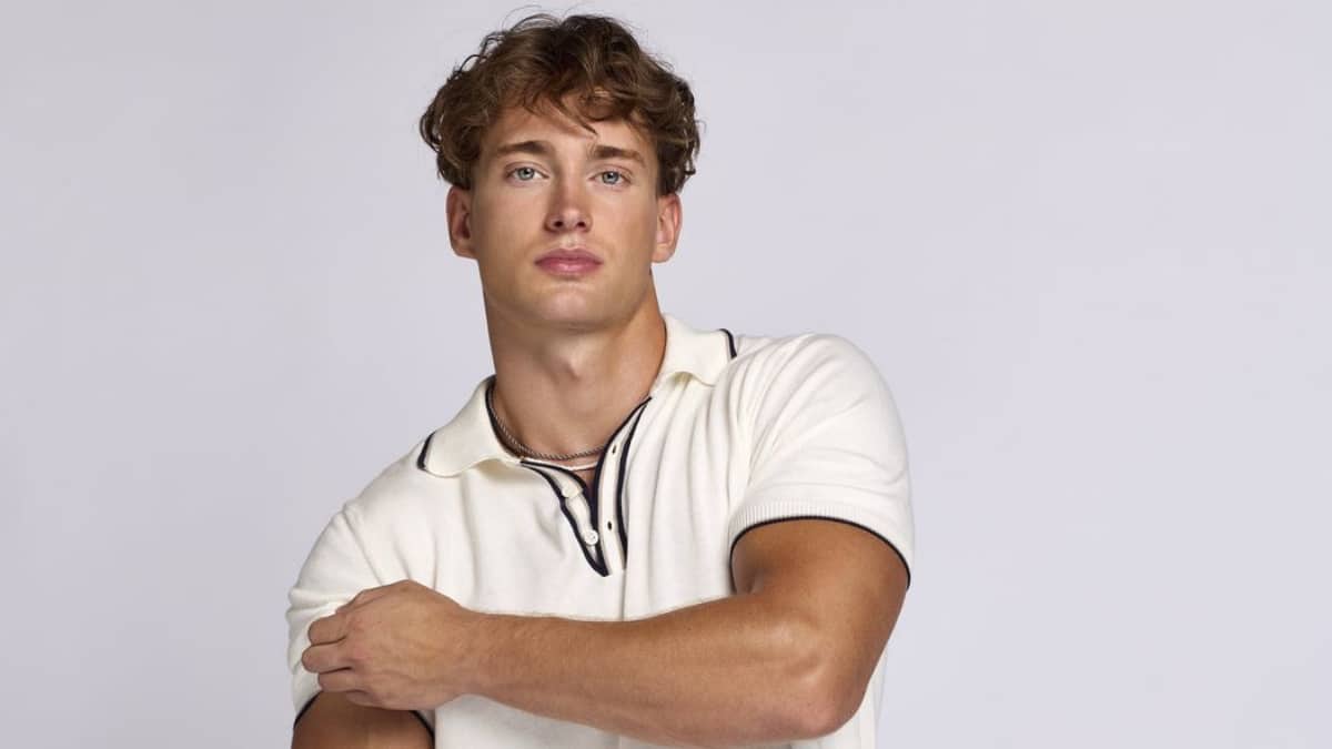 „Pro mě seš hračka.“ Johnny z Love Islandu měl ponižovat dívky, na internet unikly jeho zprávy plné výhrůžek