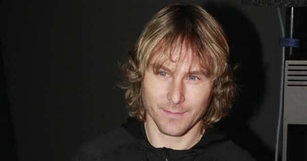 Pavel Nedvěd zadělal české reprezentaci na problém za dva miliony. Stačilo k tomu špatné tričko na oficiální akci