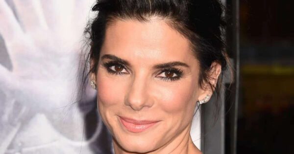 Sandra Bullock si svého osudového muže nechala proklepnout. Našla závislost na heroinu, smrt přítelkyně i opuštěnou dceru